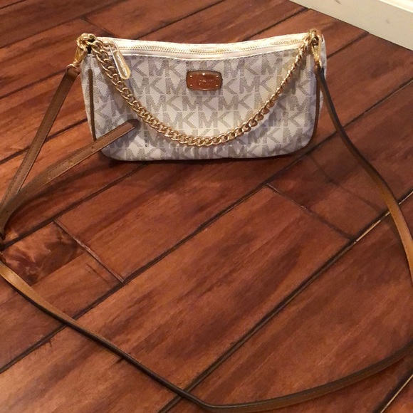 Michael Kors pocketbook - Picture 1 of 3